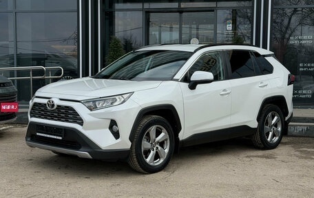 Toyota RAV4, 2020 год, 3 990 000 рублей, 1 фотография