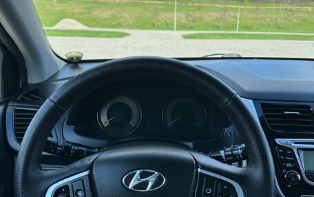 Hyundai Solaris II рестайлинг, 2011 год, 835 000 рублей, 24 фотография