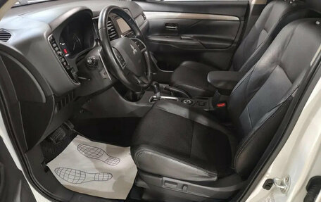 Mitsubishi Outlander III рестайлинг 3, 2013 год, 1 480 000 рублей, 7 фотография