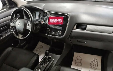 Mitsubishi Outlander III рестайлинг 3, 2013 год, 1 480 000 рублей, 9 фотография