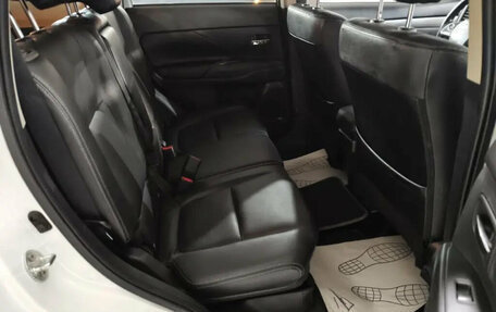 Mitsubishi Outlander III рестайлинг 3, 2013 год, 1 480 000 рублей, 16 фотография