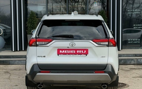 Toyota RAV4, 2020 год, 3 990 000 рублей, 7 фотография