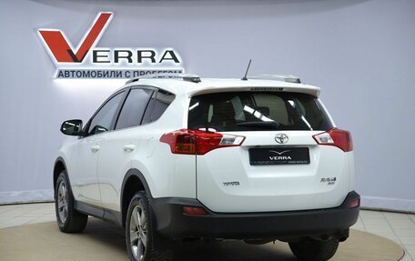 Toyota RAV4, 2015 год, 1 670 000 рублей, 7 фотография