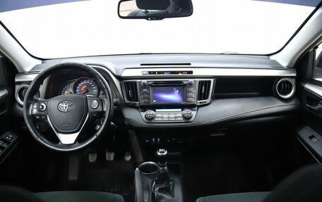 Toyota RAV4, 2015 год, 1 670 000 рублей, 12 фотография