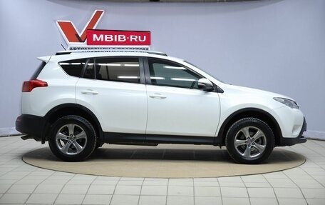 Toyota RAV4, 2015 год, 1 670 000 рублей, 4 фотография