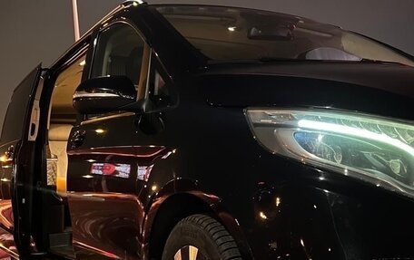 Mercedes-Benz V-Класс, 2015 год, 3 249 000 рублей, 2 фотография