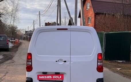 Peugeot Partner II рестайлинг 2, 2011 год, 570 000 рублей, 4 фотография