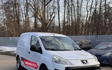 Peugeot Partner II рестайлинг 2, 2011 год, 570 000 рублей, 2 фотография