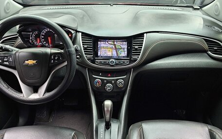 Chevrolet Trax, 2017 год, 1 243 000 рублей, 10 фотография