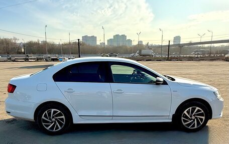 Volkswagen Jetta VI, 2017 год, 1 530 000 рублей, 2 фотография