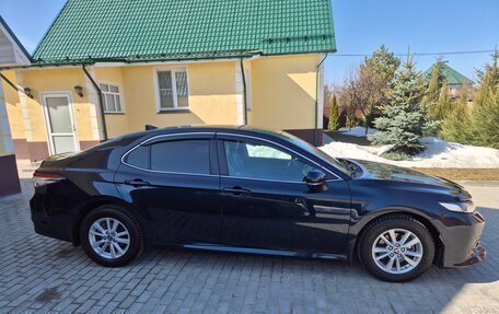 Toyota Camry, 2020 год, 3 350 000 рублей, 2 фотография