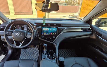 Toyota Camry, 2020 год, 3 350 000 рублей, 10 фотография