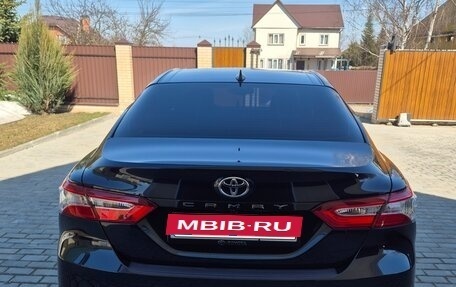 Toyota Camry, 2020 год, 3 350 000 рублей, 4 фотография