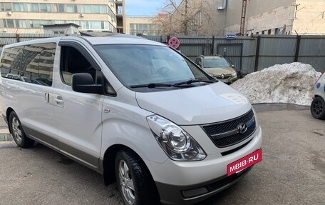 Hyundai Grand Starex Grand Starex I рестайлинг 2, 2012 год, 1 550 000 рублей, 2 фотография