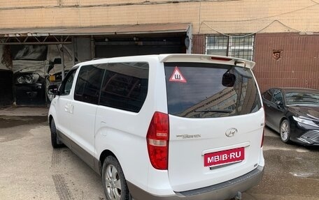 Hyundai Grand Starex Grand Starex I рестайлинг 2, 2012 год, 1 550 000 рублей, 4 фотография