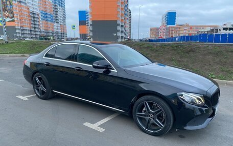 Mercedes-Benz E-Класс, 2019 год, 3 100 000 рублей, 5 фотография