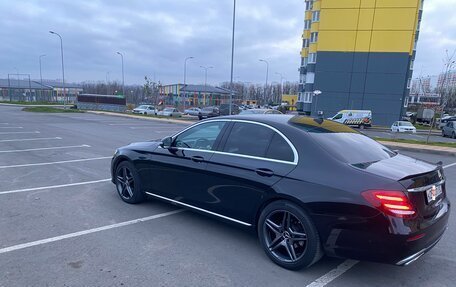 Mercedes-Benz E-Класс, 2019 год, 3 100 000 рублей, 11 фотография