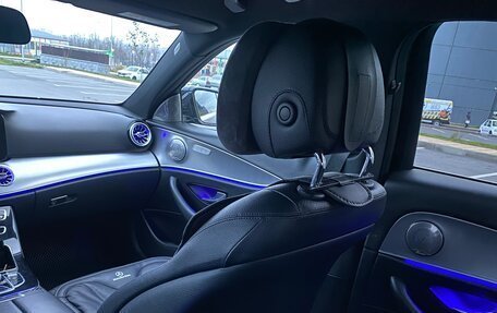 Mercedes-Benz E-Класс, 2019 год, 3 100 000 рублей, 19 фотография