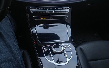 Mercedes-Benz E-Класс, 2019 год, 3 100 000 рублей, 28 фотография