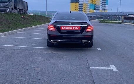 Mercedes-Benz E-Класс, 2019 год, 3 100 000 рублей, 23 фотография