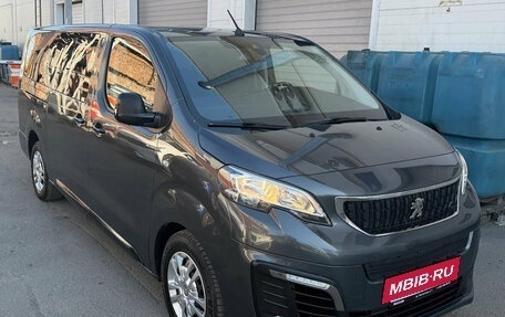 Peugeot Traveller I, 2021 год, 2 550 000 рублей, 2 фотография