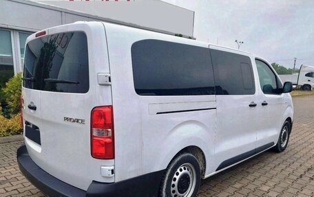 Toyota ProAce II, 2023 год, 3 000 000 рублей, 4 фотография