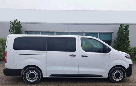 Toyota ProAce II, 2023 год, 3 000 000 рублей, 3 фотография