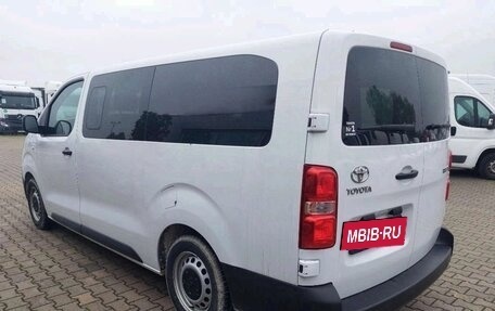 Toyota ProAce II, 2023 год, 3 000 000 рублей, 5 фотография