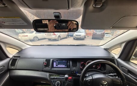 Toyota ISis I, 2012 год, 1 300 000 рублей, 15 фотография