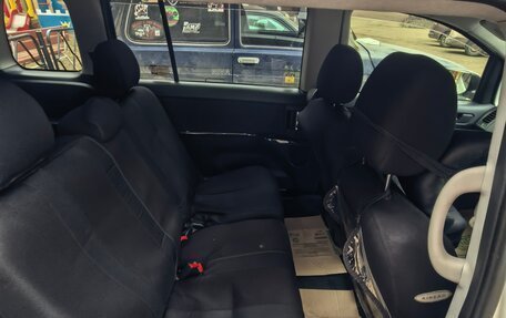 Toyota ISis I, 2012 год, 1 300 000 рублей, 16 фотография