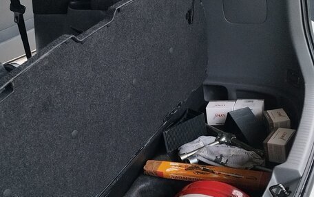 Toyota Ipsum II, 2003 год, 800 000 рублей, 29 фотография