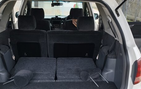 Toyota Ipsum II, 2003 год, 800 000 рублей, 26 фотография