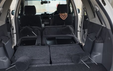 Toyota Ipsum II, 2003 год, 800 000 рублей, 27 фотография