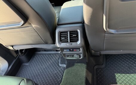 Volkswagen Tiguan II, 2019 год, 3 900 000 рублей, 13 фотография