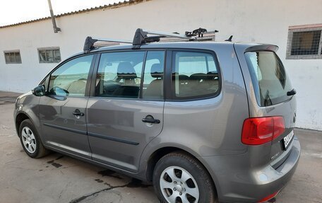 Volkswagen Touran III, 2010 год, 785 000 рублей, 6 фотография