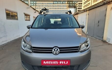 Volkswagen Touran III, 2010 год, 785 000 рублей, 2 фотография