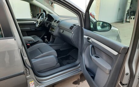 Volkswagen Touran III, 2010 год, 785 000 рублей, 11 фотография