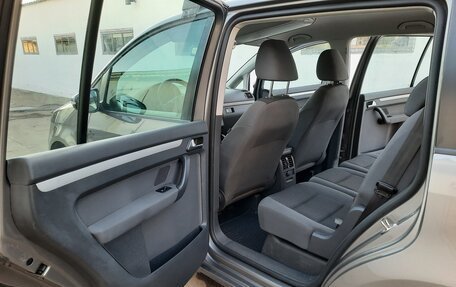 Volkswagen Touran III, 2010 год, 785 000 рублей, 13 фотография