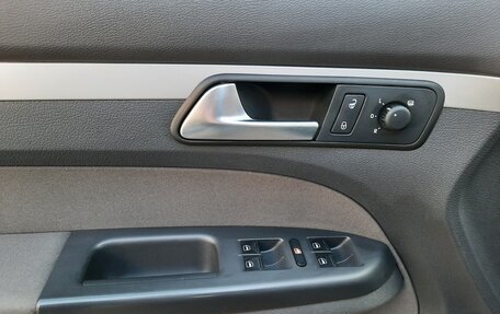 Volkswagen Touran III, 2010 год, 785 000 рублей, 18 фотография