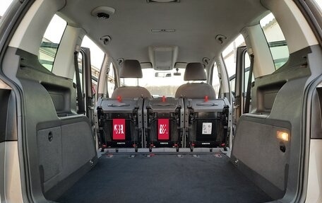 Volkswagen Touran III, 2010 год, 785 000 рублей, 22 фотография