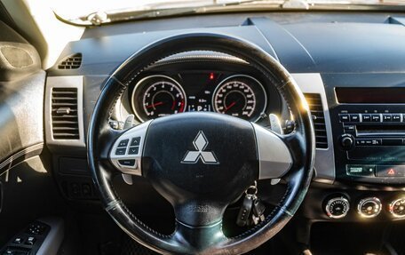 Mitsubishi Outlander III рестайлинг 3, 2010 год, 1 200 000 рублей, 15 фотография