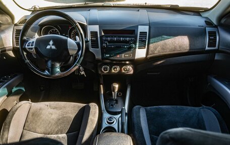 Mitsubishi Outlander III рестайлинг 3, 2010 год, 1 200 000 рублей, 14 фотография