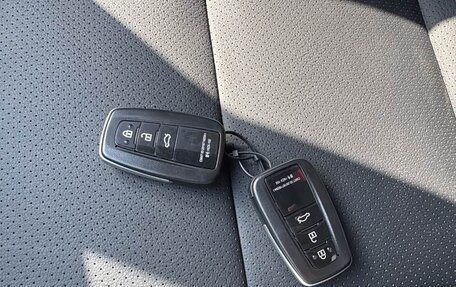 Toyota Yaris, 2022 год, 1 650 000 рублей, 16 фотография