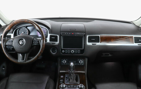 Volkswagen Touareg III, 2016 год, 2 349 000 рублей, 10 фотография