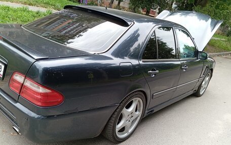 Mercedes-Benz E-Класс, 1998 год, 550 000 рублей, 5 фотография