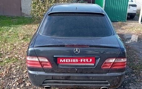 Mercedes-Benz E-Класс, 1998 год, 550 000 рублей, 2 фотография