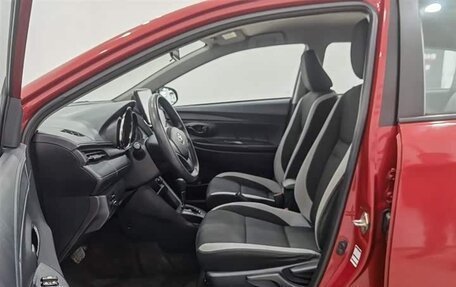 Toyota Yaris, 2021 год, 1 500 000 рублей, 10 фотография