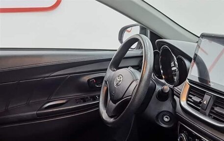 Toyota Yaris, 2021 год, 1 500 000 рублей, 13 фотография