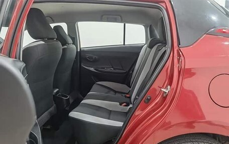 Toyota Yaris, 2021 год, 1 500 000 рублей, 9 фотография