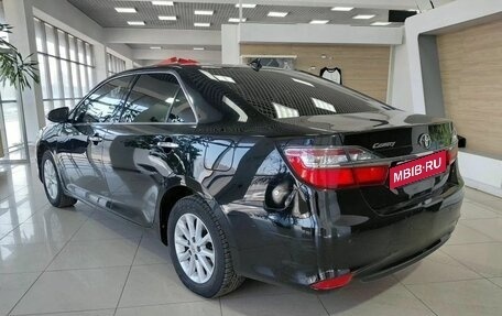 Toyota Camry, 2017 год, 1 995 000 рублей, 7 фотография